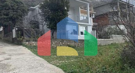 Two-story house in Sutomore