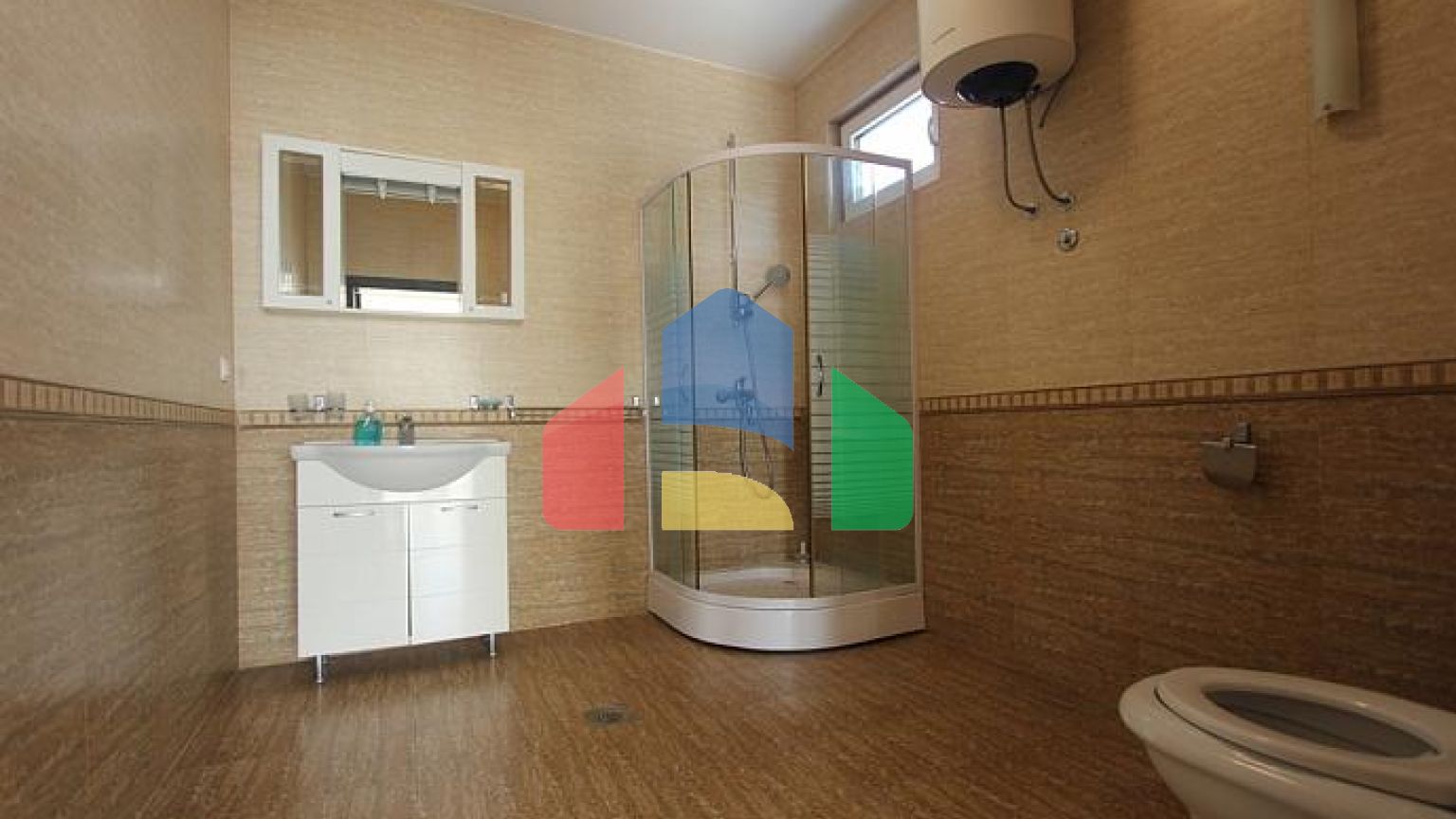 Вилла с бассейном в Сутоморе