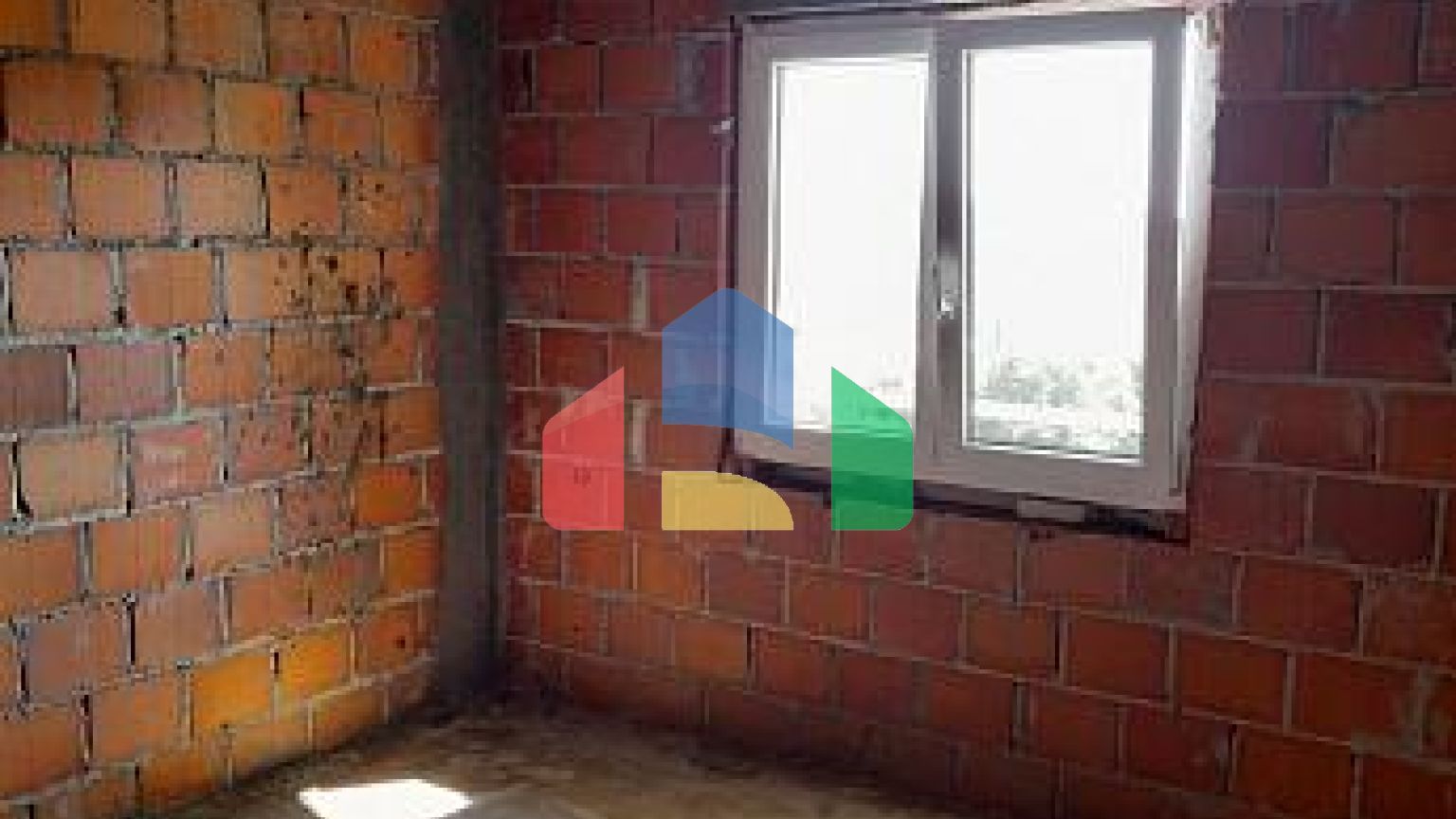 Трехэтажный семейный дом