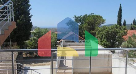 A three-story house with a panoramic view in Sutomore