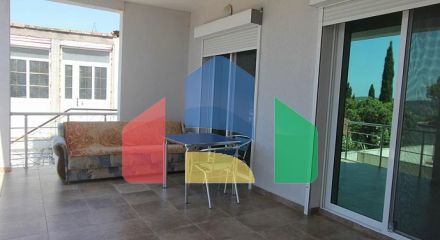 A three-story house with a panoramic view in Sutomore