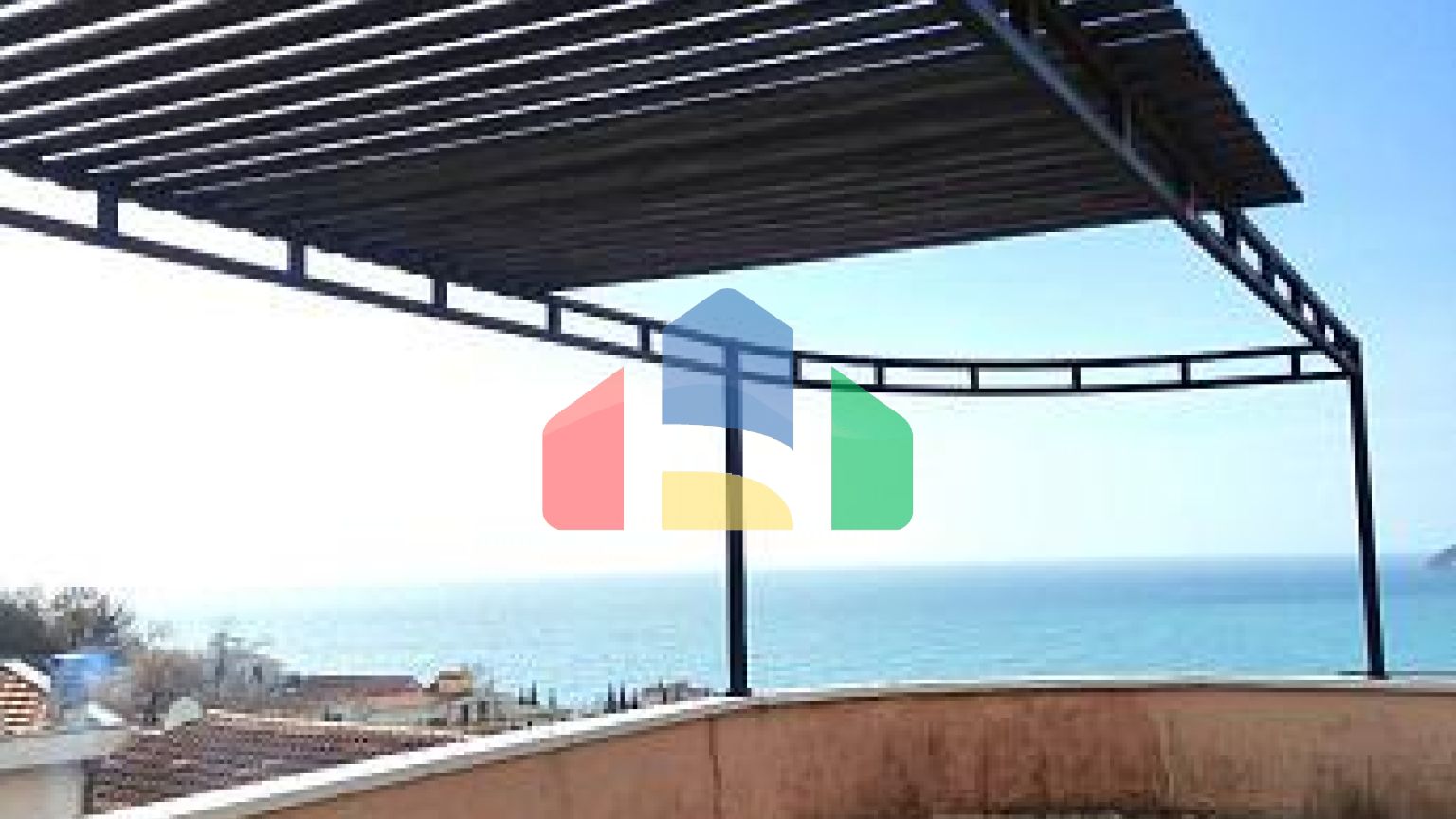 Идеальный семейный дом с видом на море и горы в Сутоморе