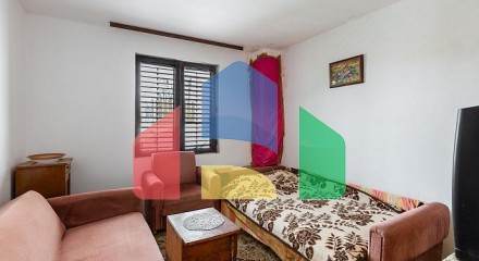 Family house in a quiet area with a terrace and greenery views.