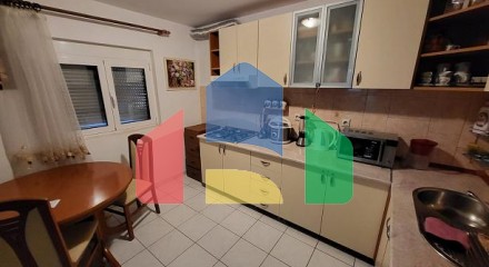 House with apartments in Sutomore