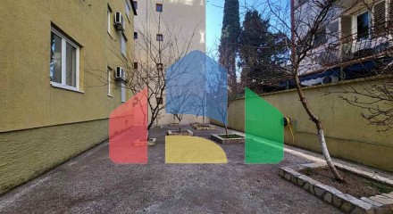 House with apartments in Sutomore