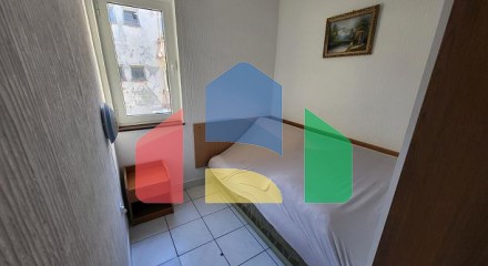 House with apartments in Sutomore