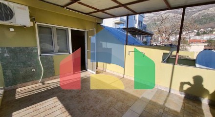 House with apartments in Sutomore
