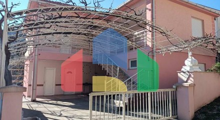 Two-storey house with 6 bedrooms in Misici