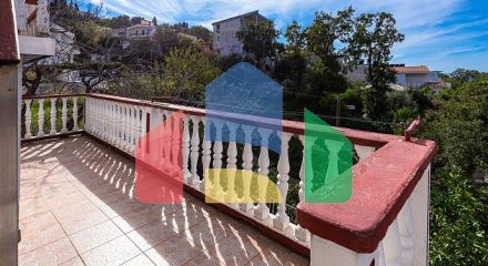 Дом с террасой и видом на море в Баре