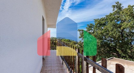 House with a terrace and sea view in Bar