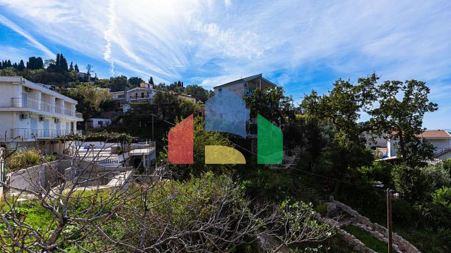 Дом с террасой и видом на море в Баре