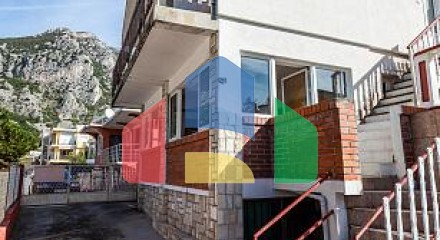 House with a terrace and sea view in Bar