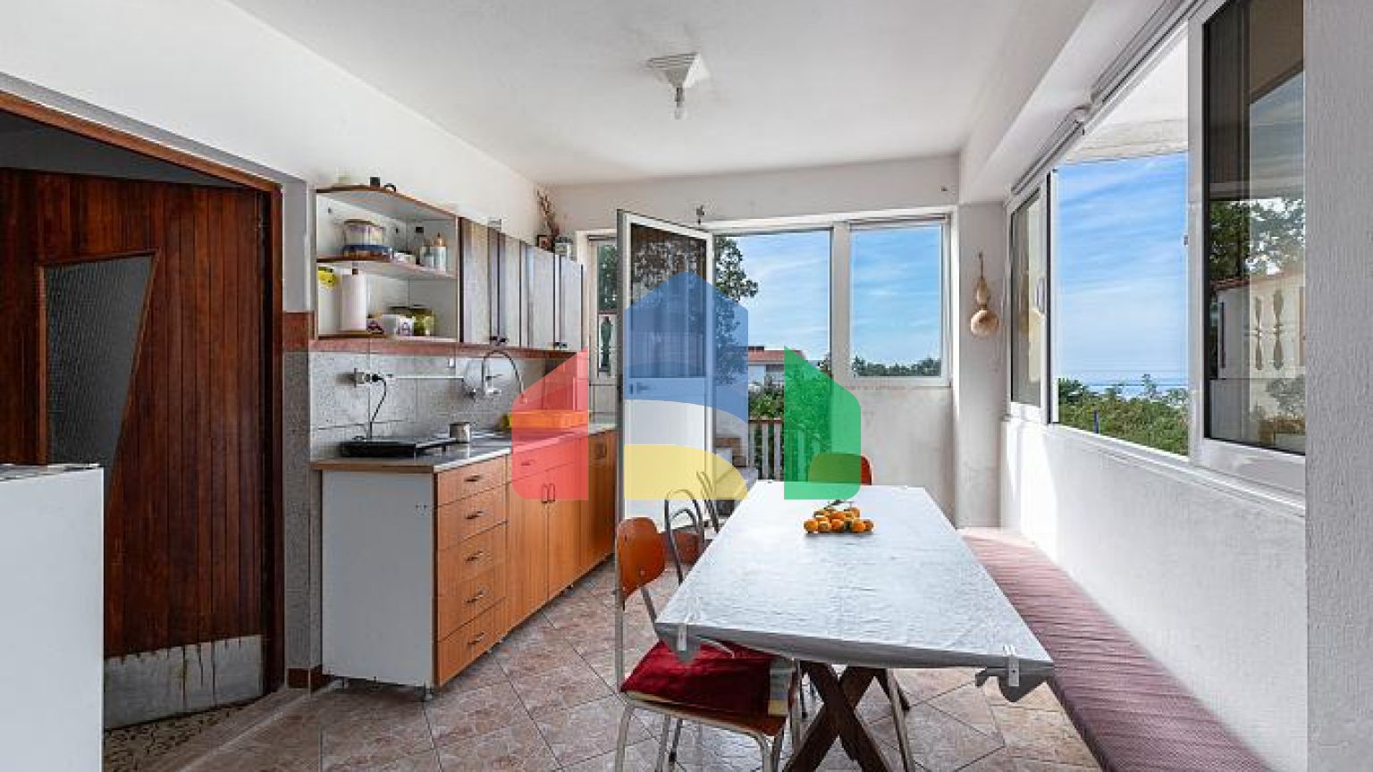 Дом с террасой и видом на море в Баре