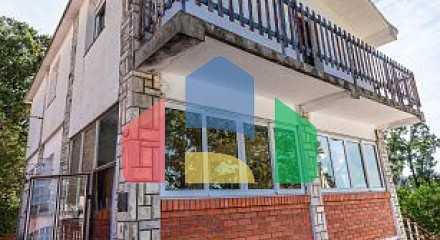 House with a terrace and sea view in Bar