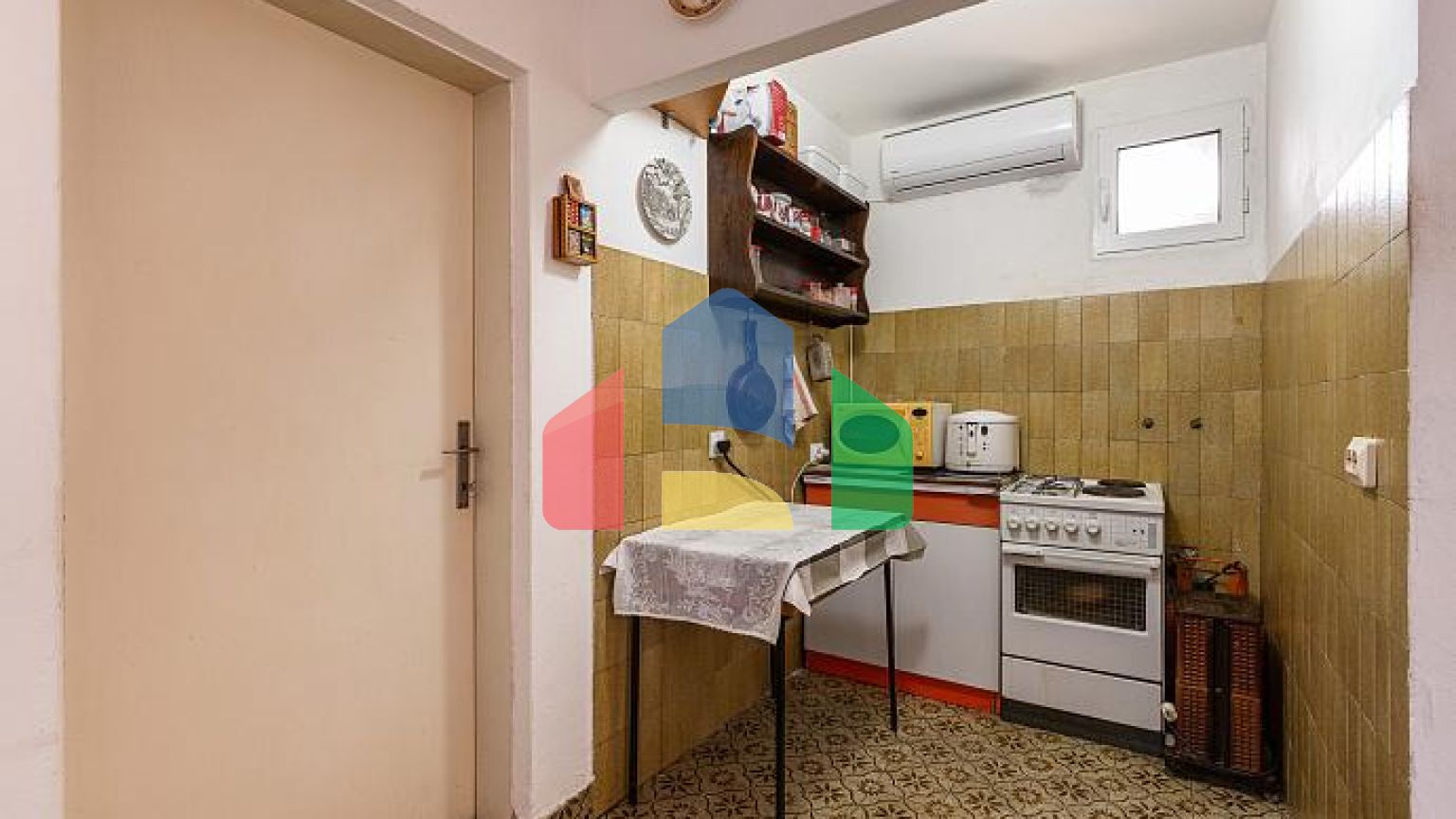 Дом с террасой и видом на море в Баре