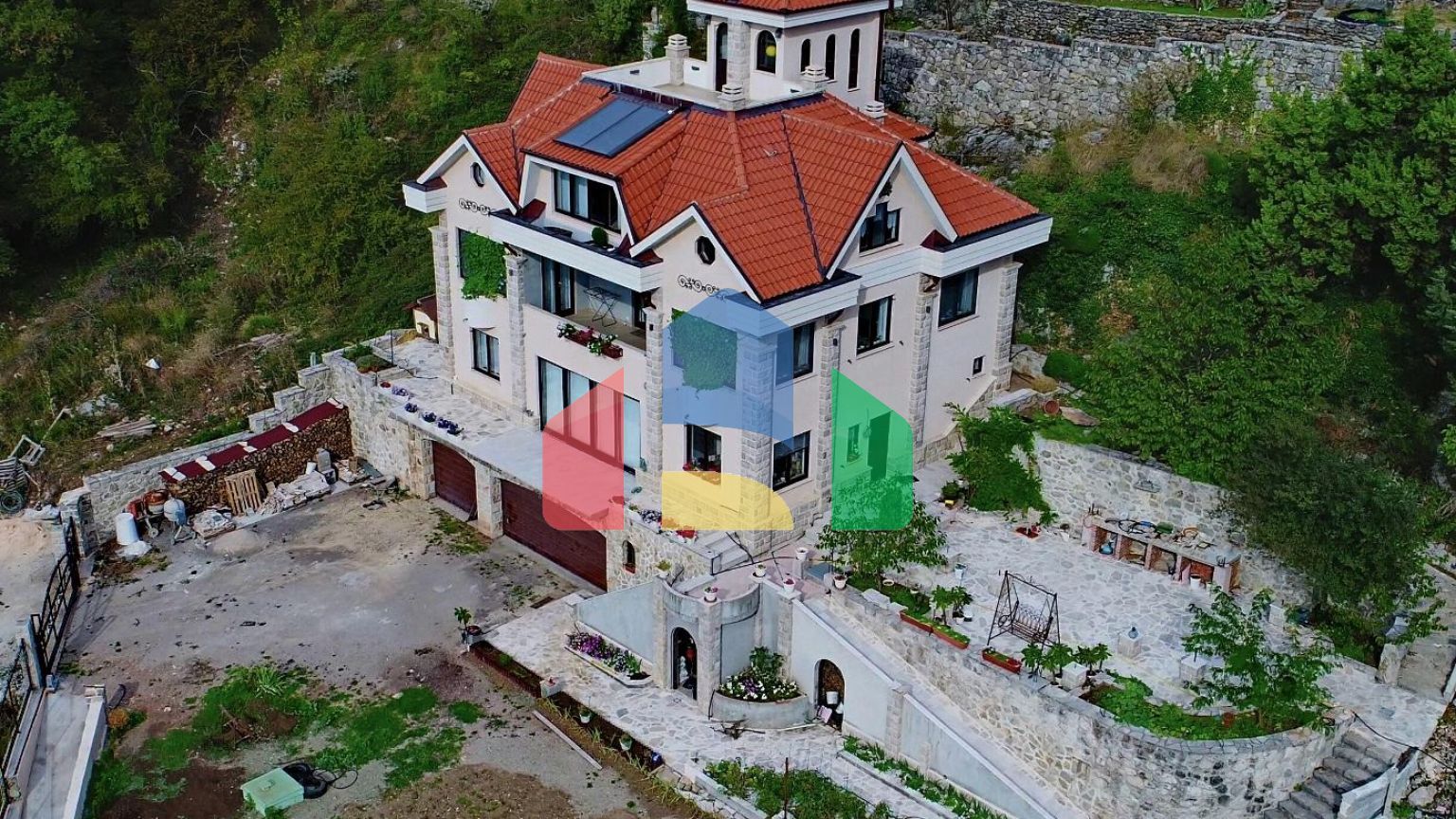 Новая уникальная вилла над Святым Стефаном