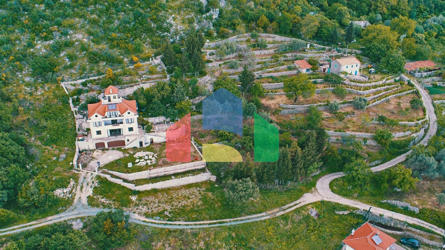 Новая уникальная вилла над Святым Стефаном