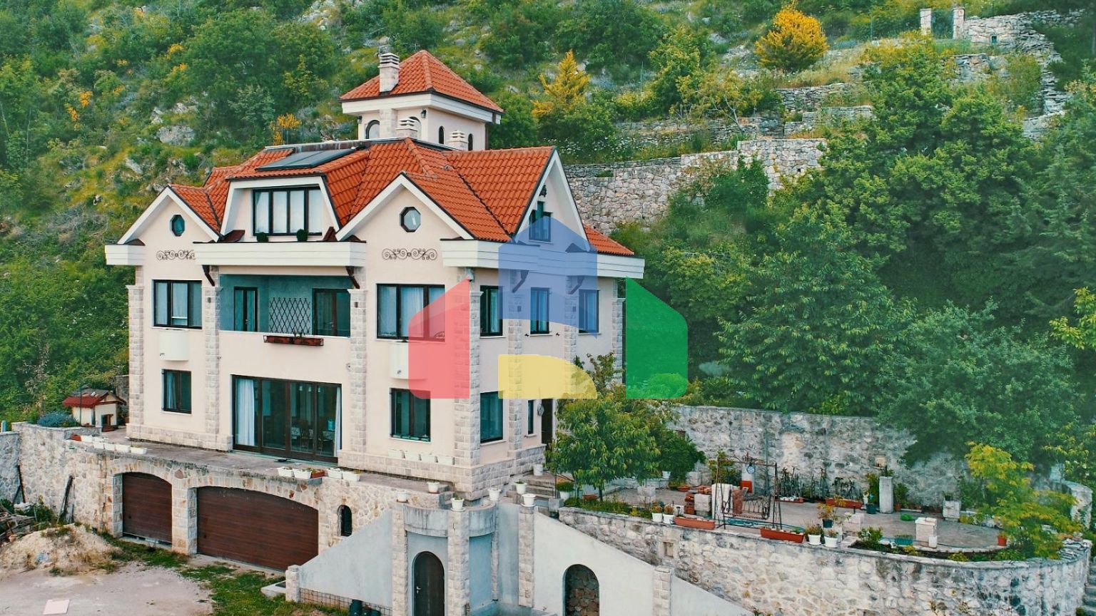 Новая уникальная вилла над Святым Стефаном