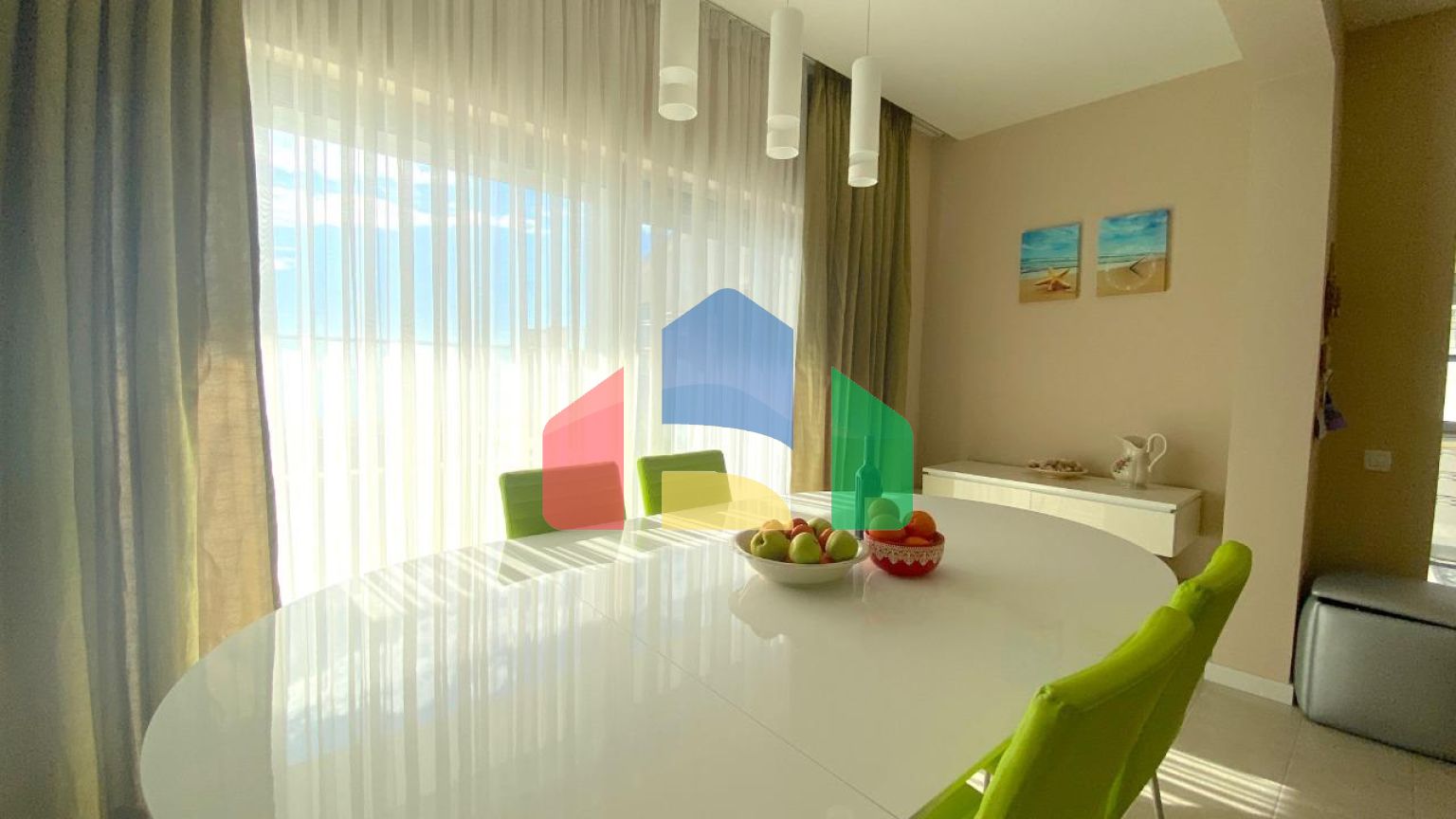 Вилла с тремя спальнями в Близикуче