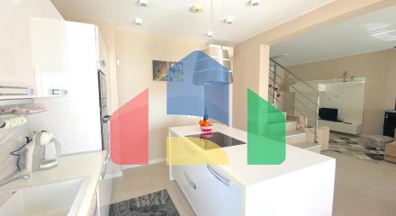 Вилла с тремя спальнями в Близикуче