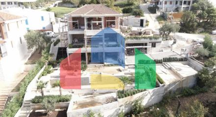 Роскошная современная вилла расположена в элитном поселке с видом на Свети Стефан и Будву.