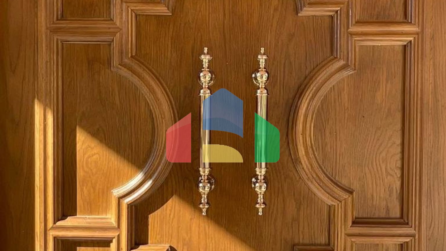 Роскошная современная вилла расположена в элитном поселке с видом на Свети Стефан и Будву.