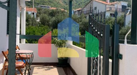 Cozy 1 bedroom apartment on Sveti Stefan with sea views