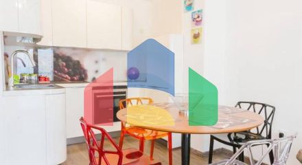 Квартира с 2 спальнями и видом на море в живописном месте на Святом Стефане. Квартира с 2 спальнями и видом на море в живописном месте на Святом Стефане.