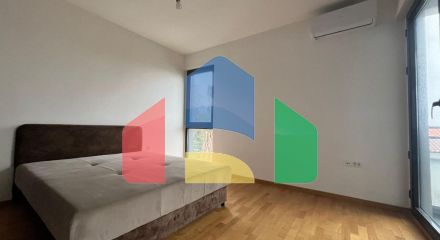 Предлагается к продаже большая квартира в новом доме на Святом Стефане.