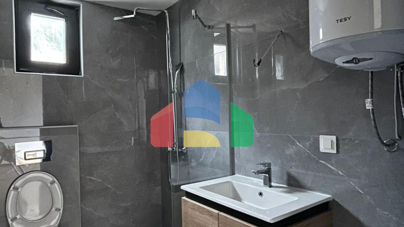 Предлагается к продаже большая квартира в новом доме на Святом Стефане.