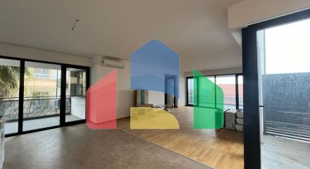 Предлагается к продаже большая квартира в новом доме на Святом Стефане.