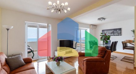 Spacious duplex apartment with sea view in Sveti Stefan