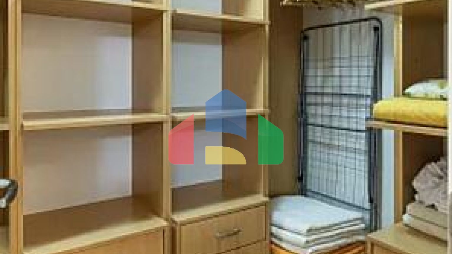 Просторная двухуровневая квартира с видом на море в Свети-Стефане