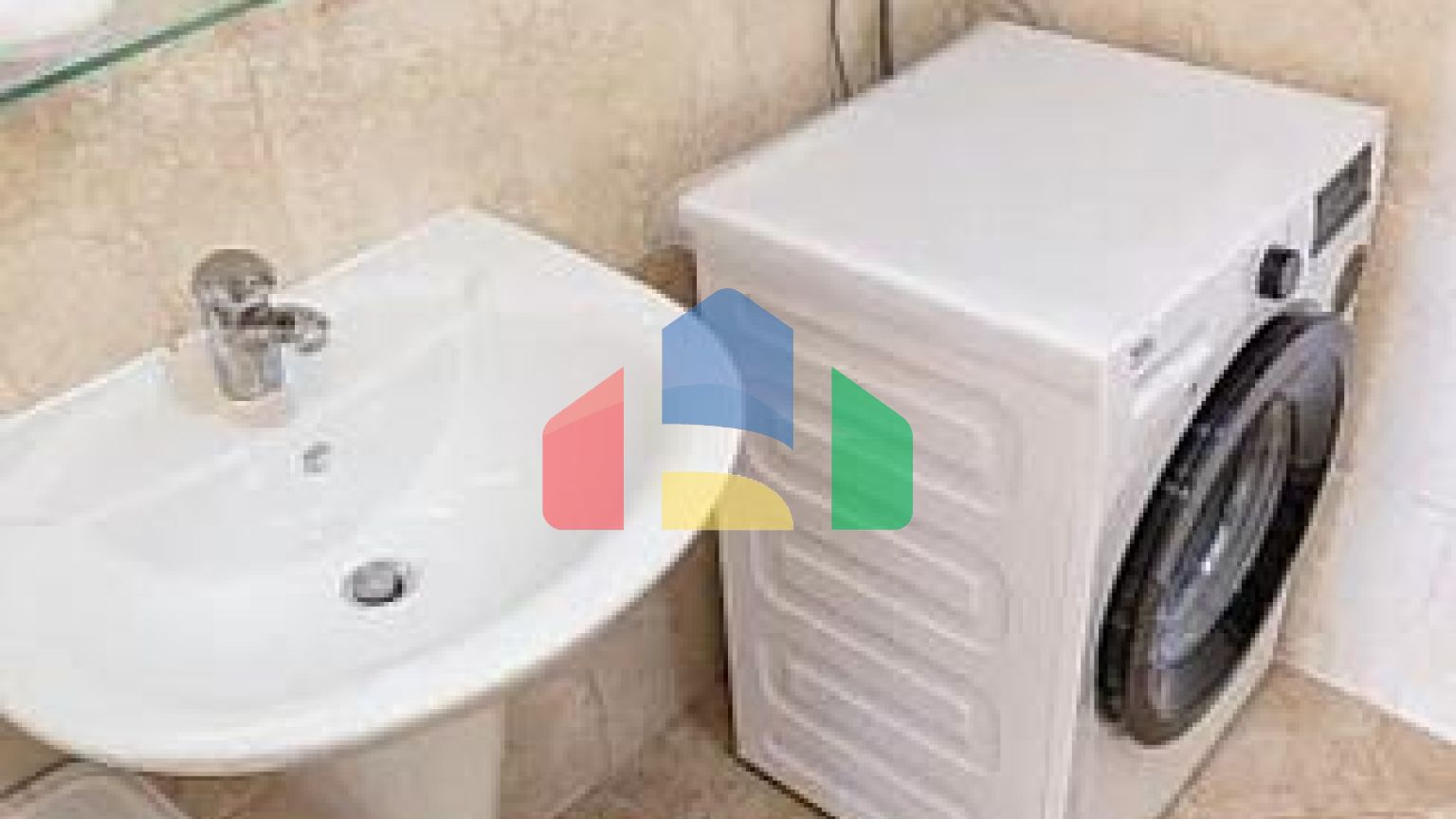 Просторная двухуровневая квартира с видом на море в Свети-Стефане