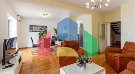 Spacious duplex apartment with sea view in Sveti Stefan
