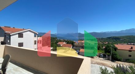 Новый дом с видом на море на полуострове Луштица