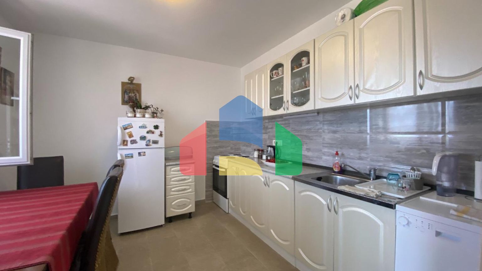 Новый дом с видом на море на полуострове Луштица