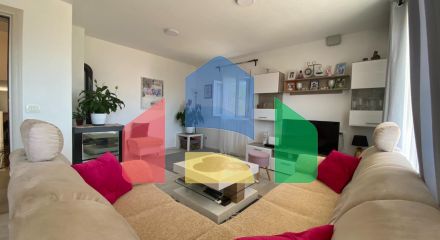 Новый дом с видом на море на полуострове Луштица