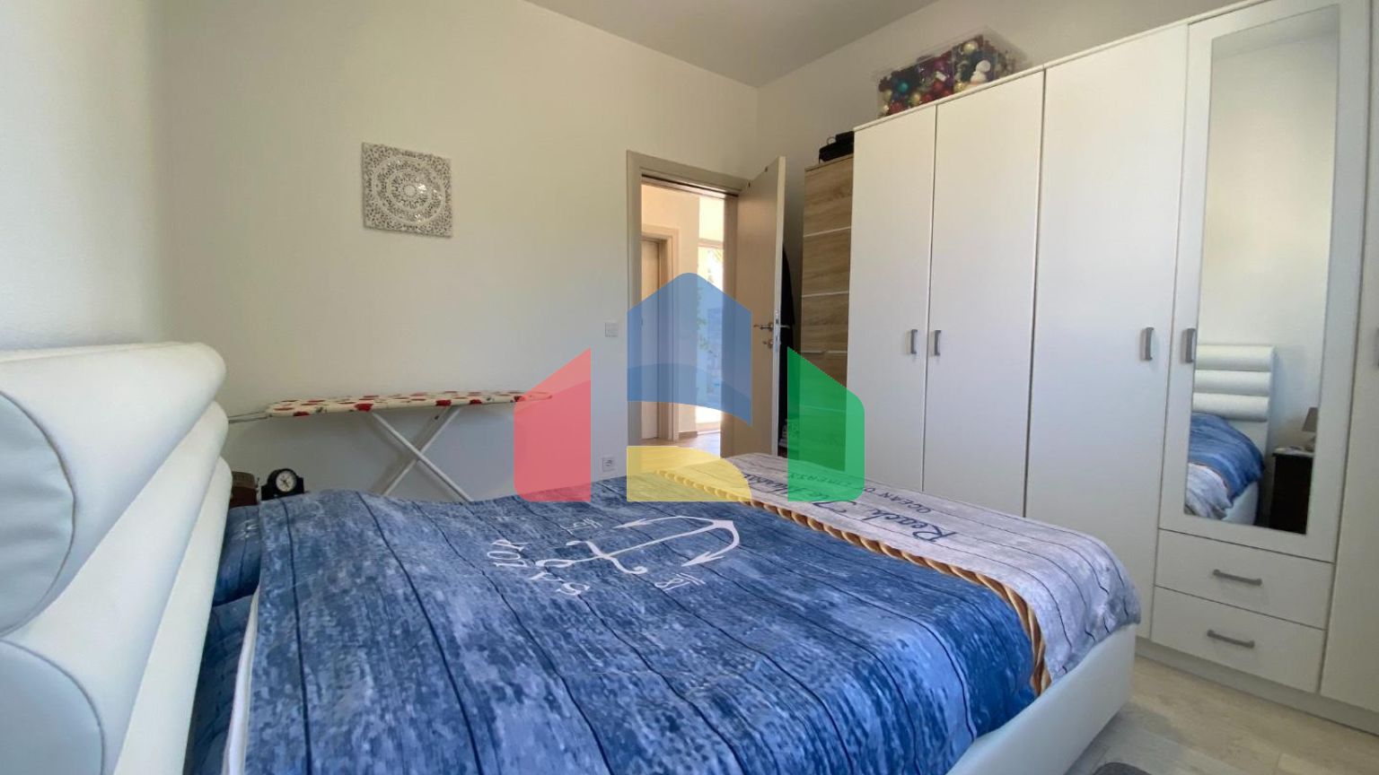 Новый дом с видом на море на полуострове Луштица