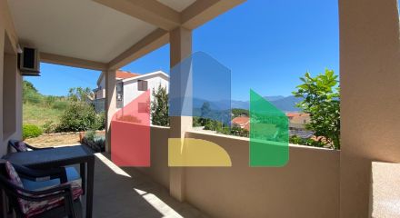 Новый дом с видом на море на полуострове Луштица