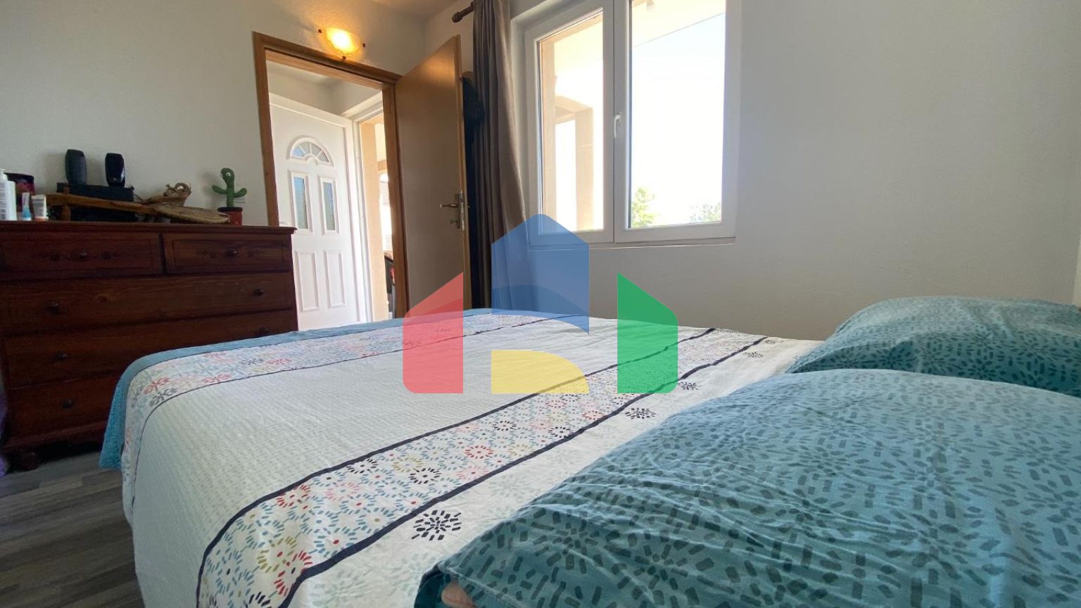 Новый дом с видом на море на полуострове Луштица