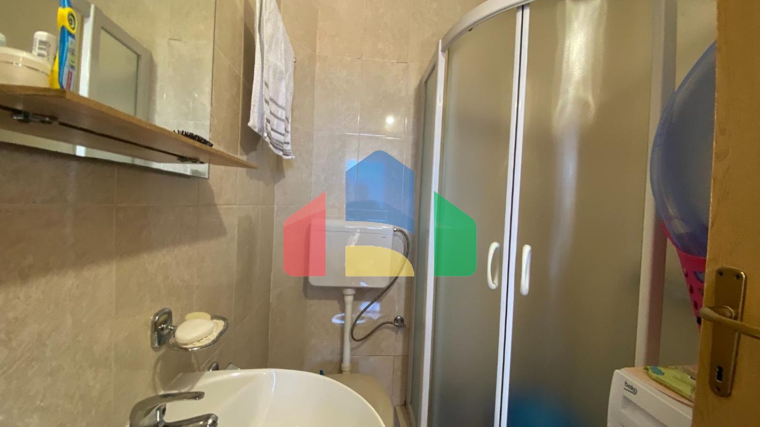 Новый дом с видом на море на полуострове Луштица