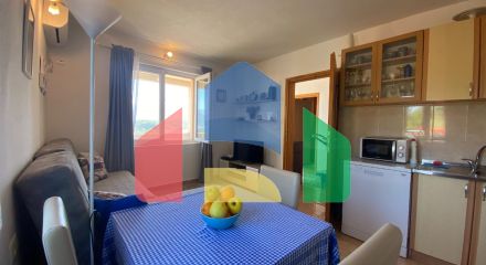 Новый дом с видом на море на полуострове Луштица