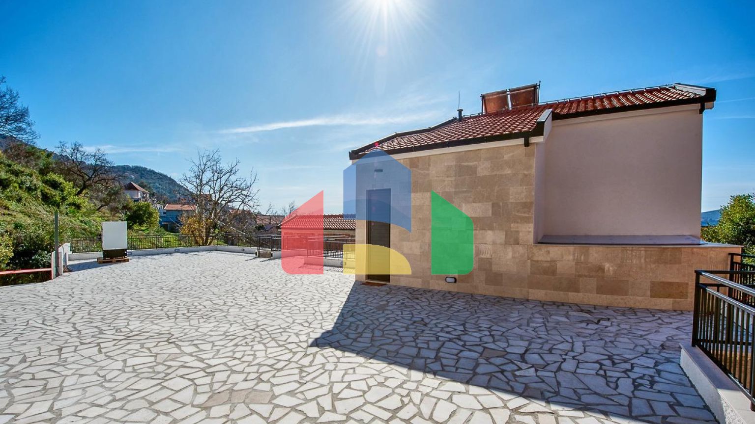 Новая вилла в Мажине, Тиват