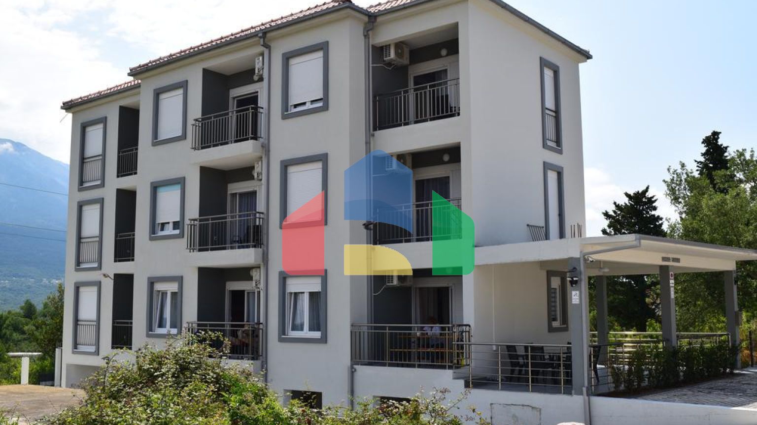 Готовый бизнес, мини-отель на 10 номеров в Тивате