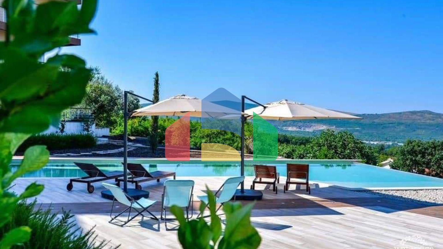 Шикарная квартира в жилом комплексе с приватной территорией