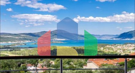 Шикарная квартира в жилом комплексе с приватной территорией Шикарная квартира в жилом комплексе с приватной территорией