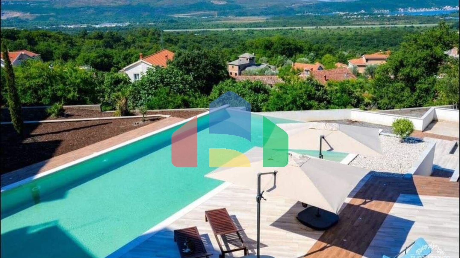 Шикарная квартира в жилом комплексе с приватной территорией