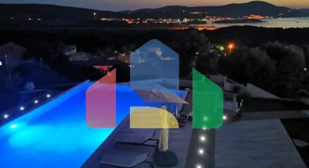 Шикарная квартира в жилом комплексе с приватной территорией Шикарная квартира в жилом комплексе с приватной территорией