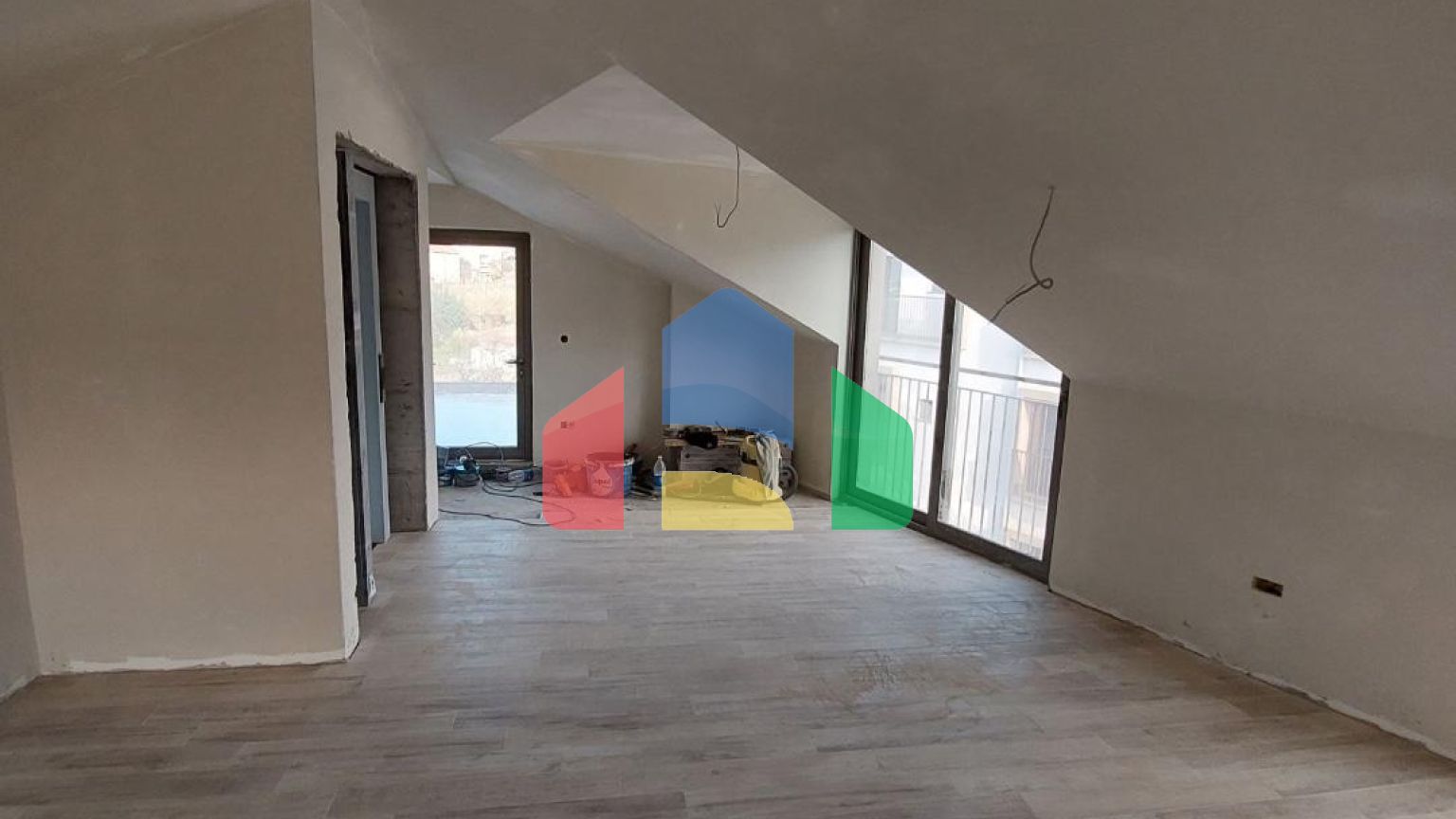 Квартира с одной спальней и паркинг-местом,  Тиват